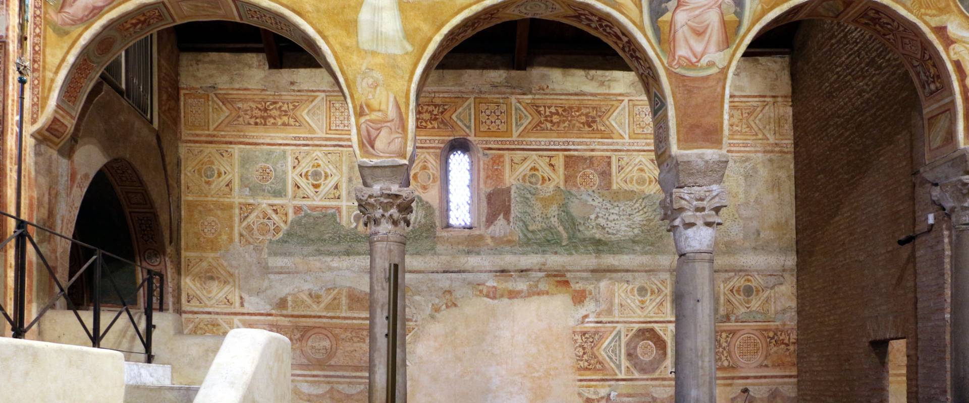 Pomposa, abbazia, interno 03, scuola bolognese, 1350 ca., foto di Sailko